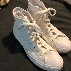 Chuck Taylor All Star Classic, White- Worn once - Mens 7.5/Womens 9.5